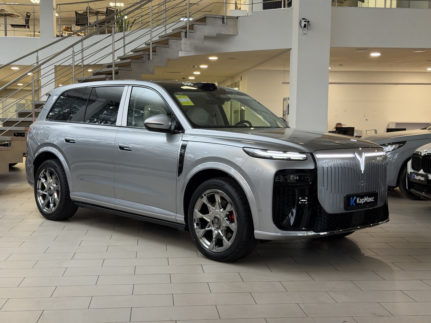 VOYAH Taishan X8 1.5 PHEV 667 л.с.
