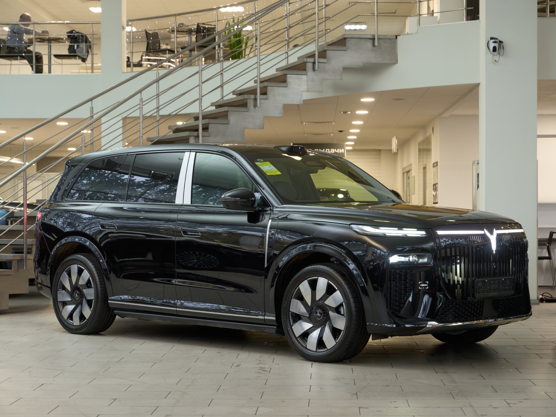 VOYAH Taishan X8 1.5 PHEV 667 л.с.