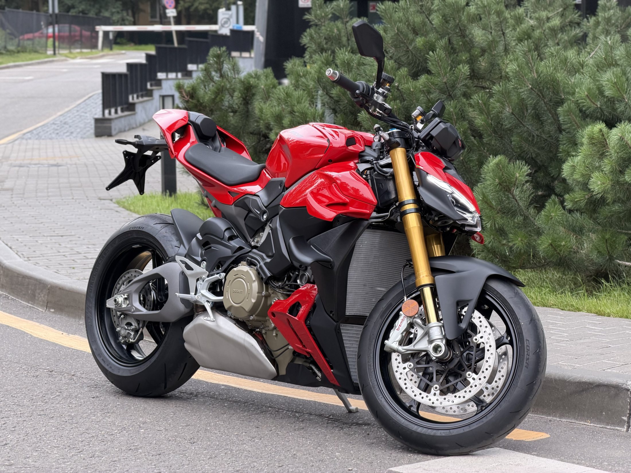 Ducati Streetfighter 1103 см³ / V4