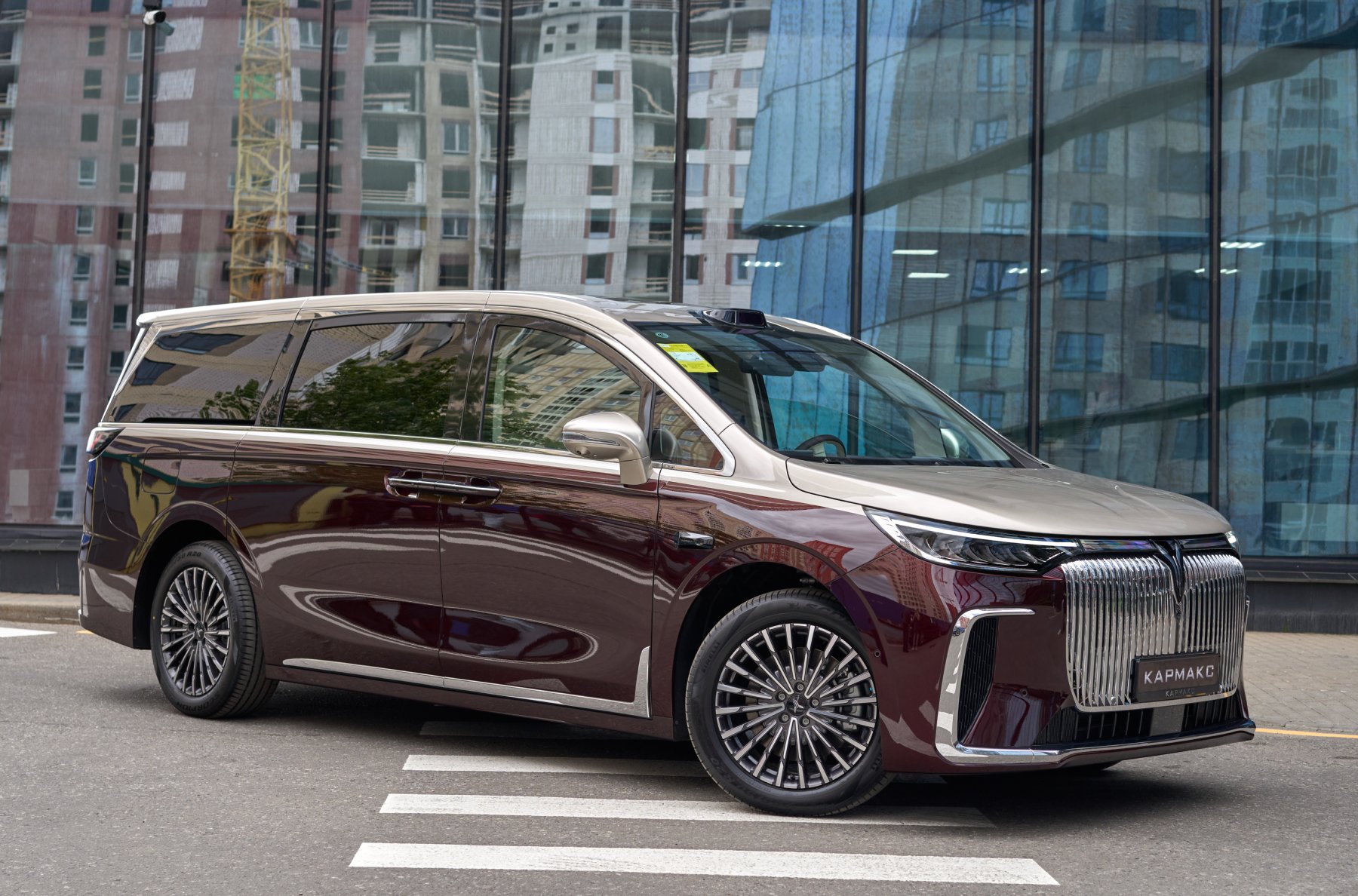 VOYAH Dream 1.5 PHEV 667 л.с.